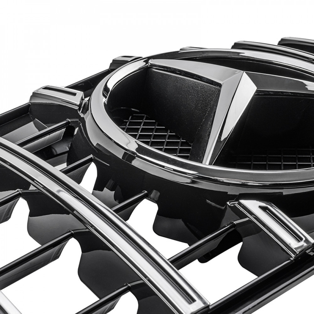 Решетка радиатора Mercedes C-Class W204 (2007-2014) в стиле Panamericana (Gloss Black/Chrome)