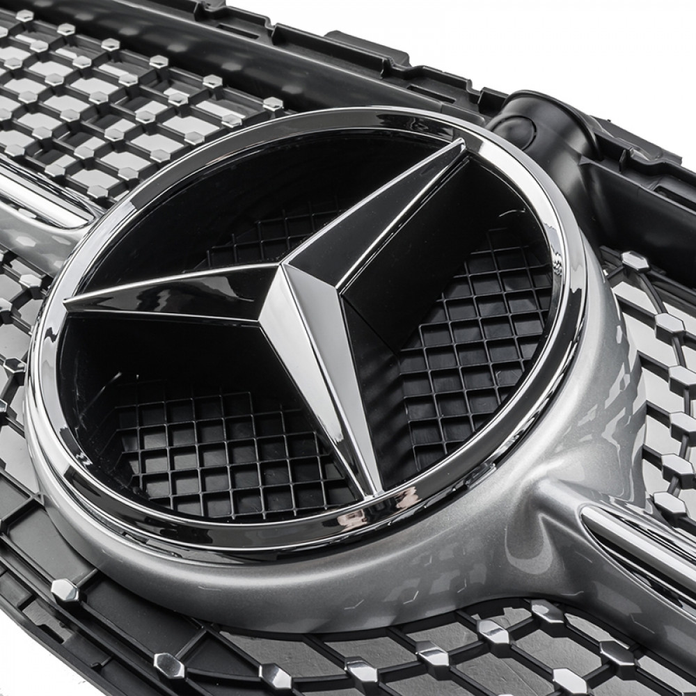 Решітка радіатора для Mercedes C-Class W205 (2014-2018) у стилі Diamond під камеру 360 (Black Chrome)