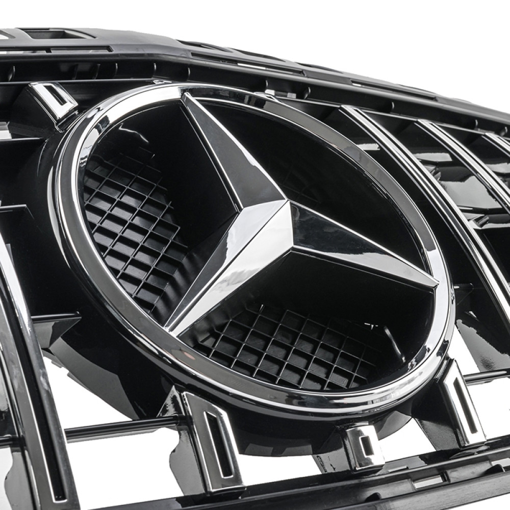 Решетка радиатора Mercedes A-Class W176 (2012-2015) в стиле GT PANAMERICANA (Black Chrome)