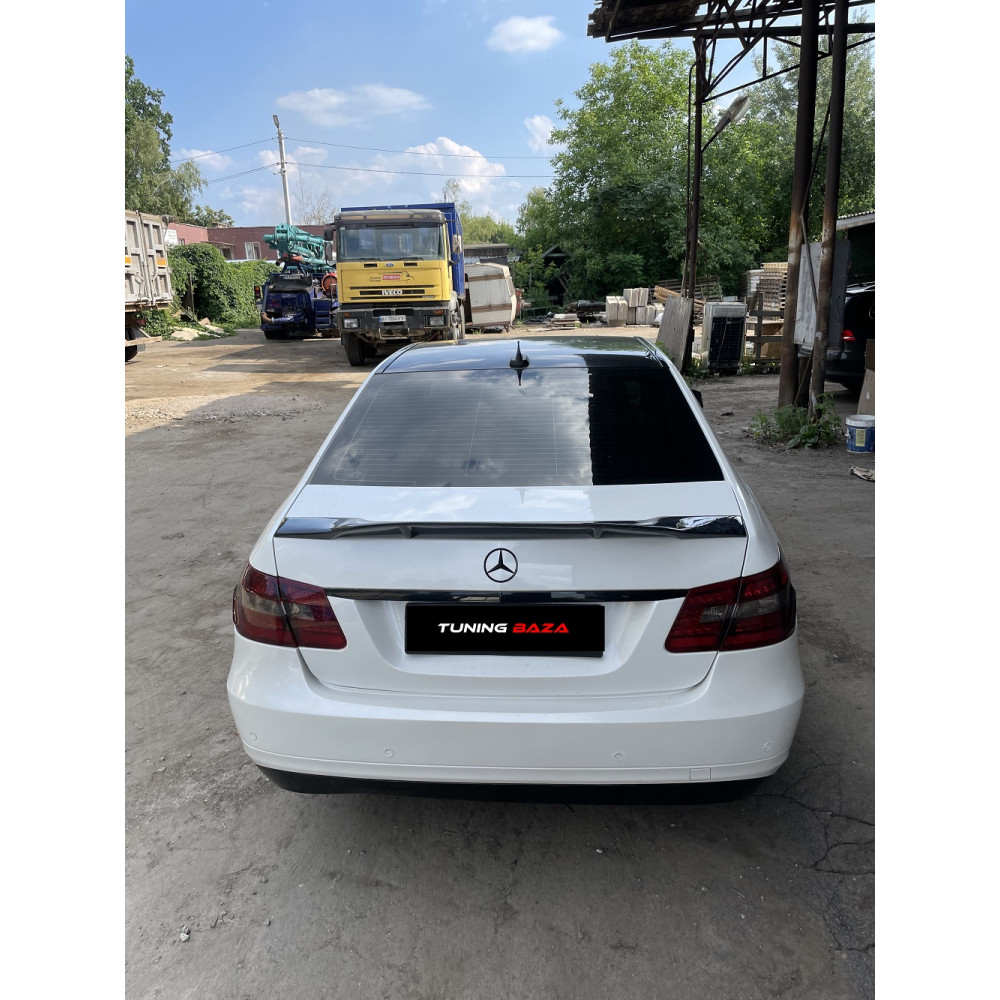 Карбоновый спойлер Mercedes E-Class W212 (2009-2016) в стиле Renntech