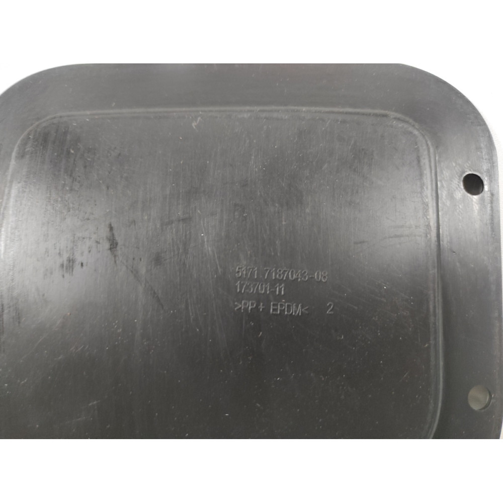 Заглушка подкрылка R BMW F10 F11 F12 F13 F06 F07