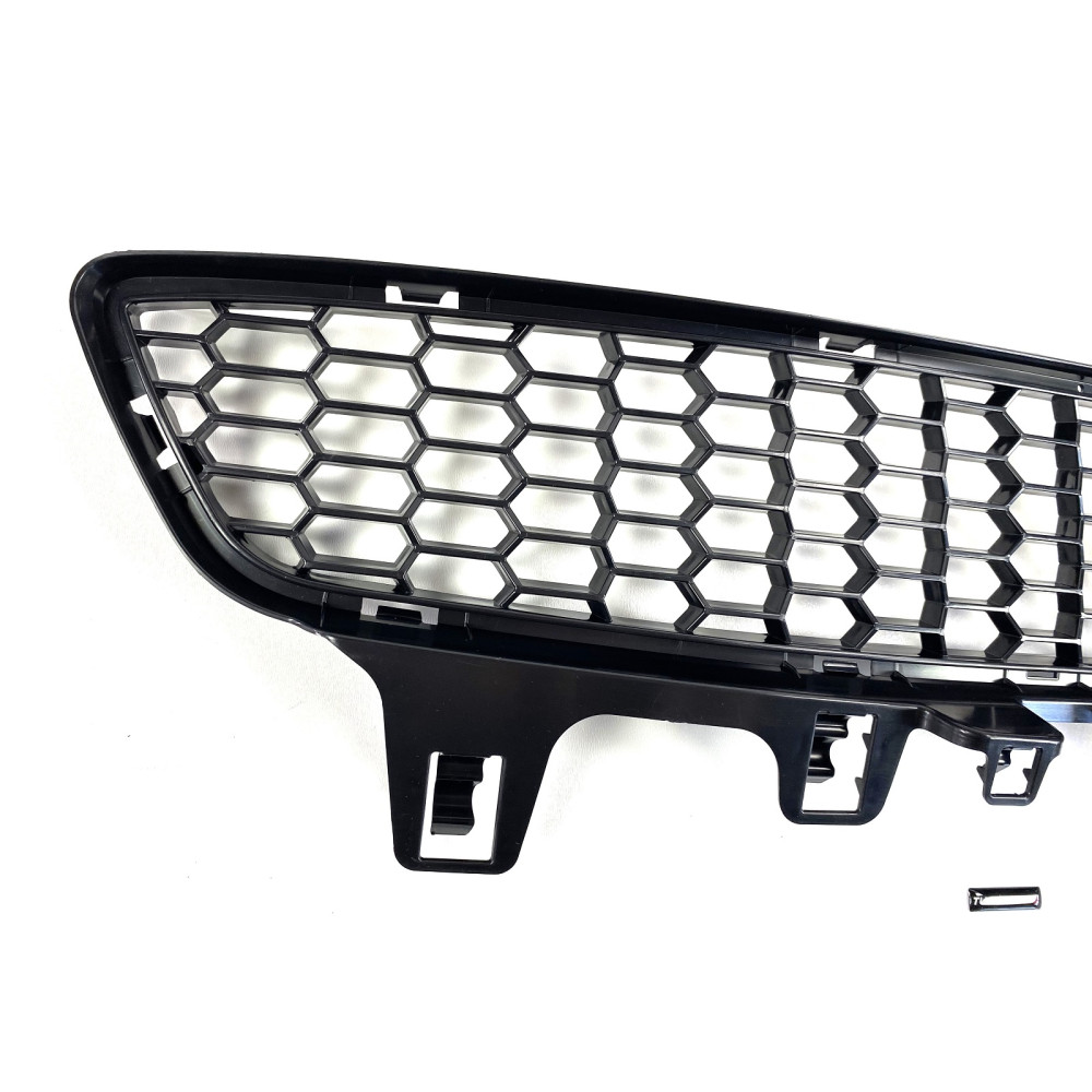 Центральная решетка переднего бампера M3 M4 BMW 3 F30 F32 F33 F36